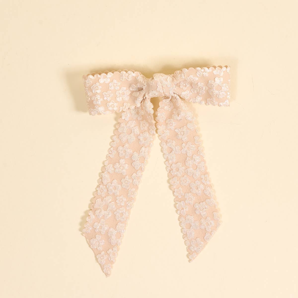 Flower Scallop Hair Bow–Champagne