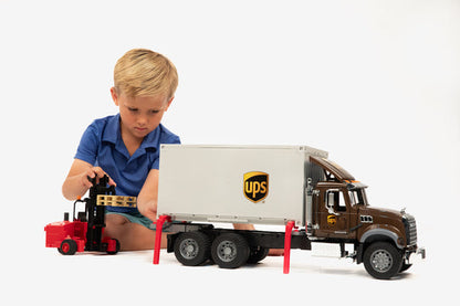 Mack Granite UPS Logistics Truck with Truck-Mounted Forklift