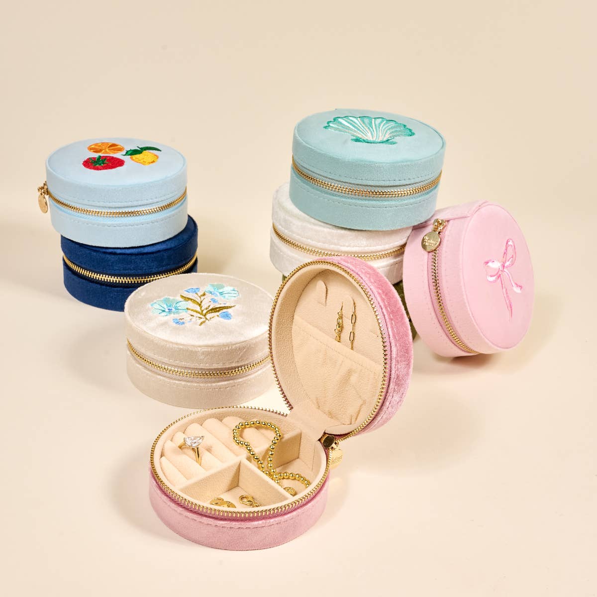 Round Velvet Jewelry Case–Bow Pink