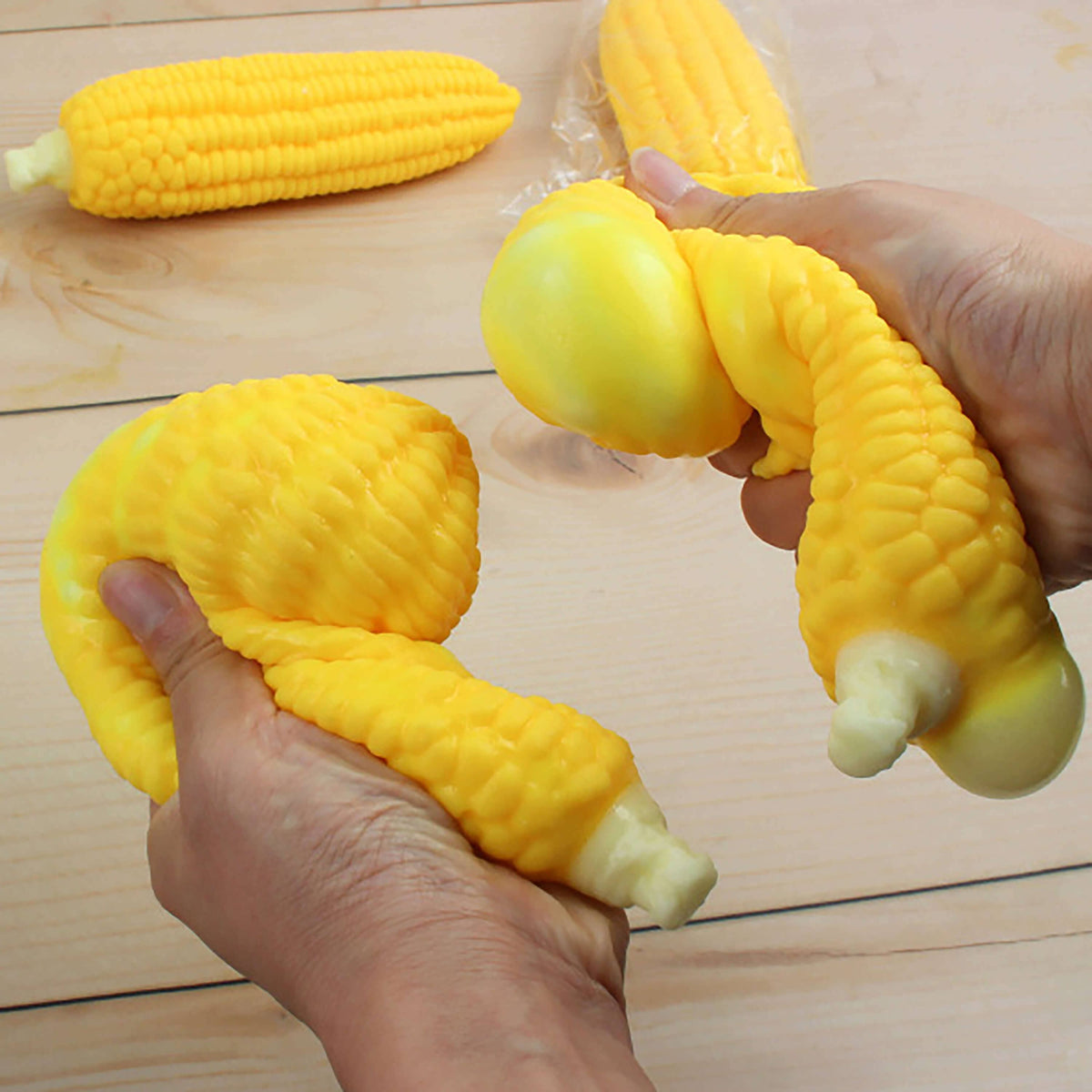Stretchy & Squishy Realistic Corn On The Cob Sensory Toy (12pcs/case)