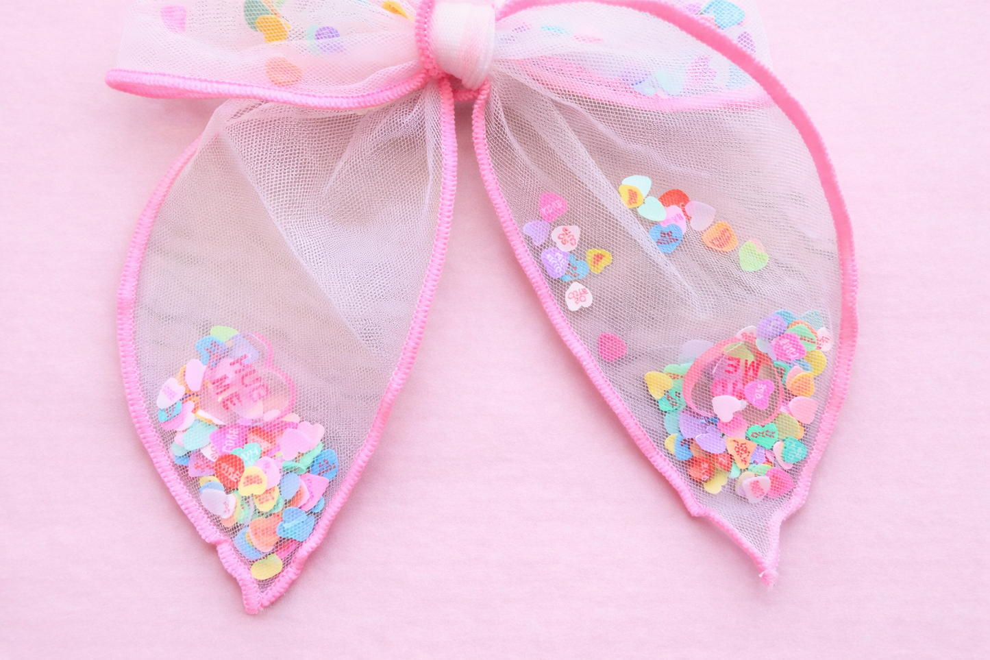 Mesh Shaker Bow - Heart Eyes