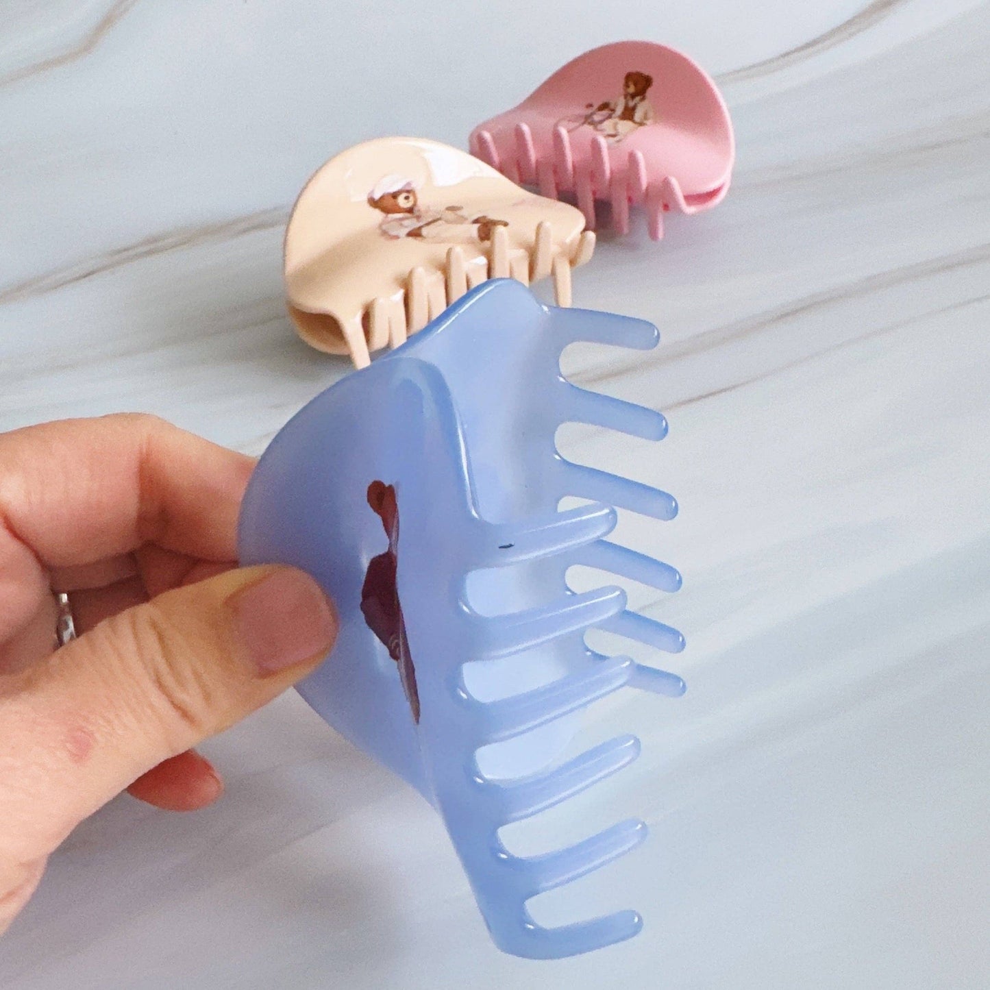 Preppy Bear Hair Claw – Charming Retro Style