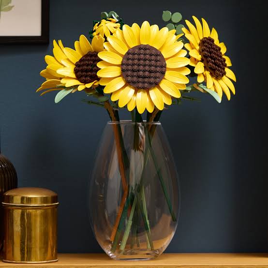 LEGO Sunflower Bouquet